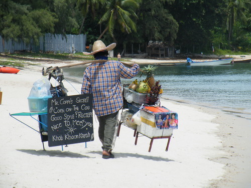 Mr-Coppi-beach-kitchen-_-choeng-mon-beach_resize