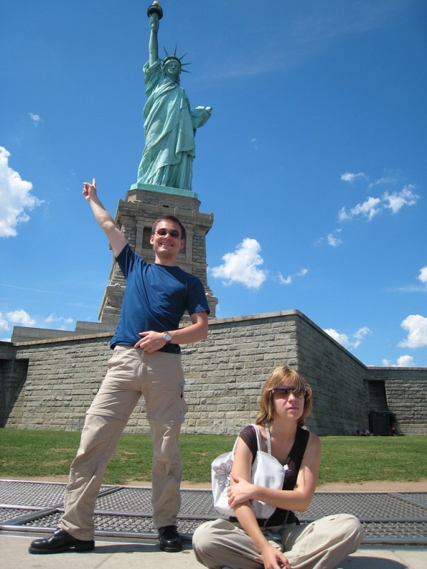 Woman who climbed Statue of Liberty in immigration protest given probation  | New York | The Guardian