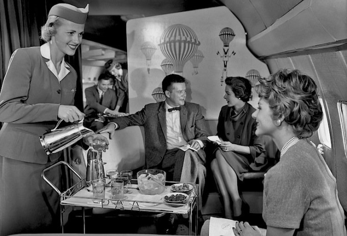 Pan-Am-cocktail-service-680x463