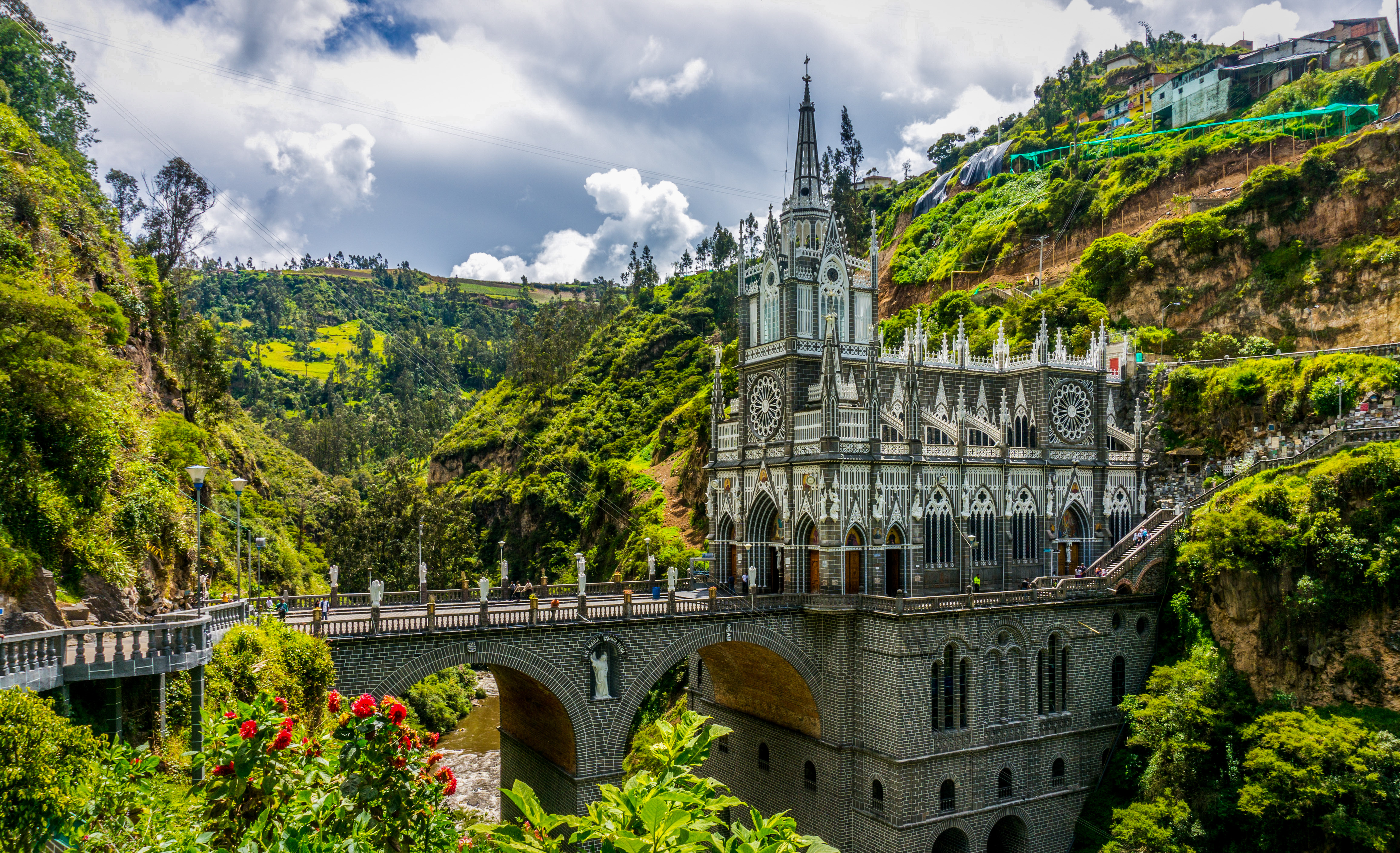 Santuario_Nacional_de_Las_Lajas_02