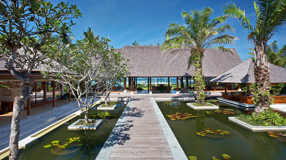 Exclusive_Beachfront_Holiday_Home_Bali_002