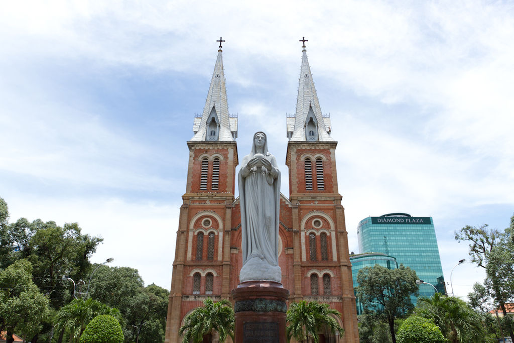 Notre_Dame_Ho_Chi_Minh_City-1