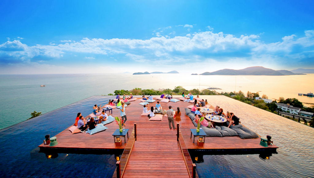 26sri-panwa-baba-nest-world-best-rooftop-sunset-lounge-with-360-panoramic-sea-views-bar-phuket-thailand