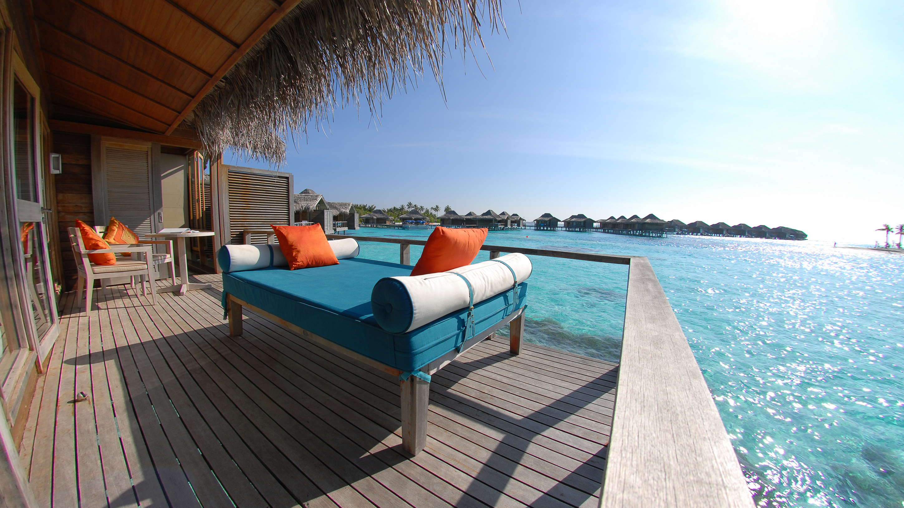 Hi_AVEL_43466171_Over_Water_Bungalow_deck