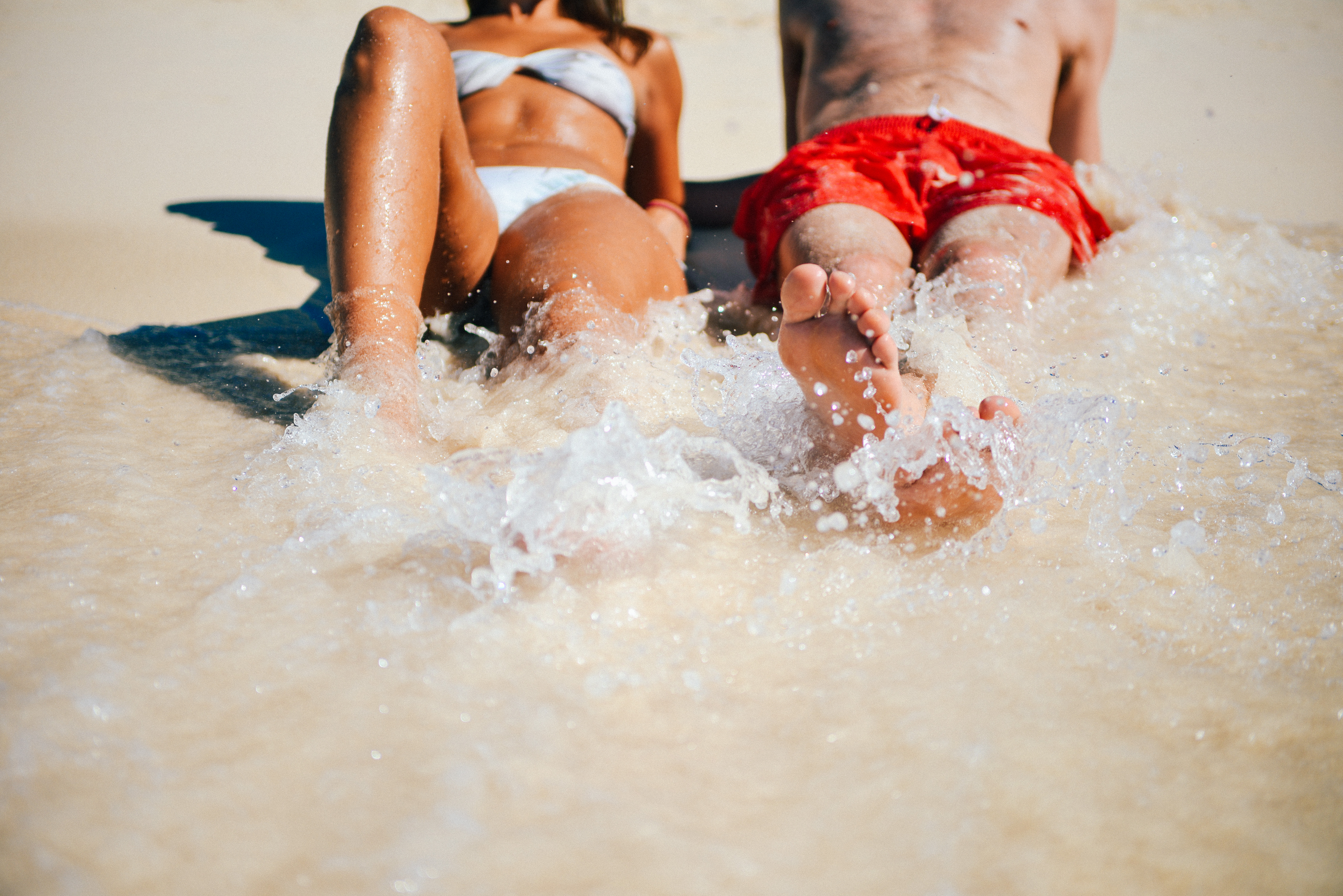 beach-vacation-people-sand