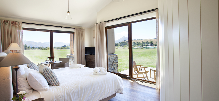 TLN Review: Wanaka Haven - WanderLuxe