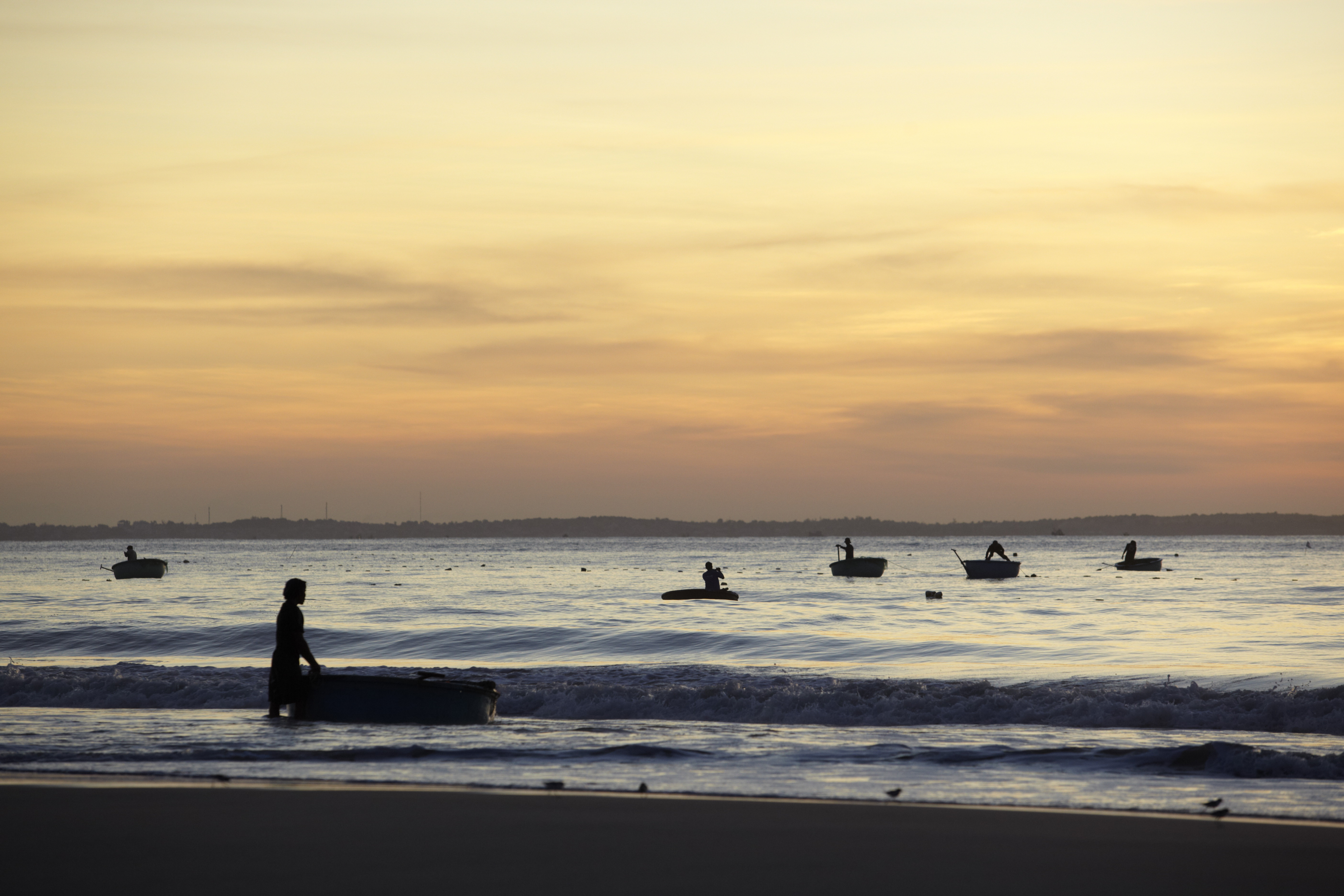 43699973-H1-Mui_Ne_Beach_at_sunset