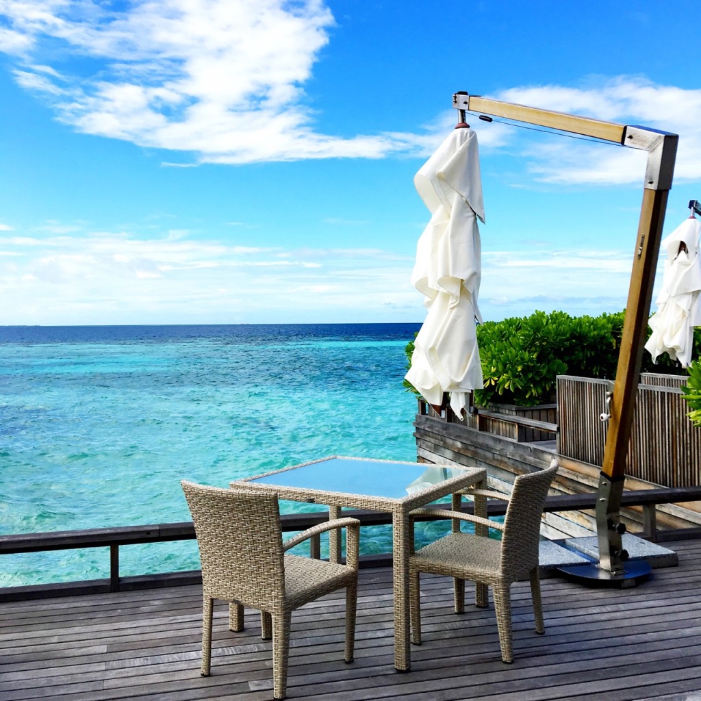 Baros_Maldives_Luxury_Resort_Paradise_House-breakfast_blue-1024x1024