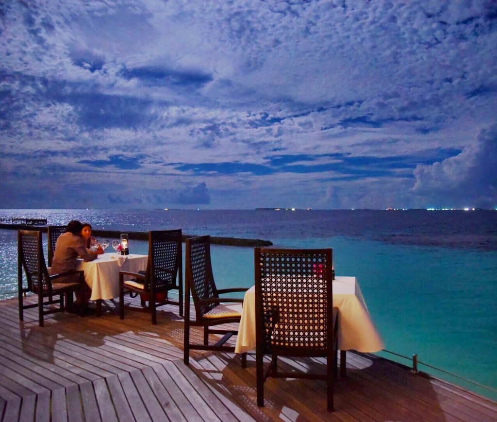 Baros_Maldives_Luxury_Resort_Paradise_dinner_lighthouse-1024x869
