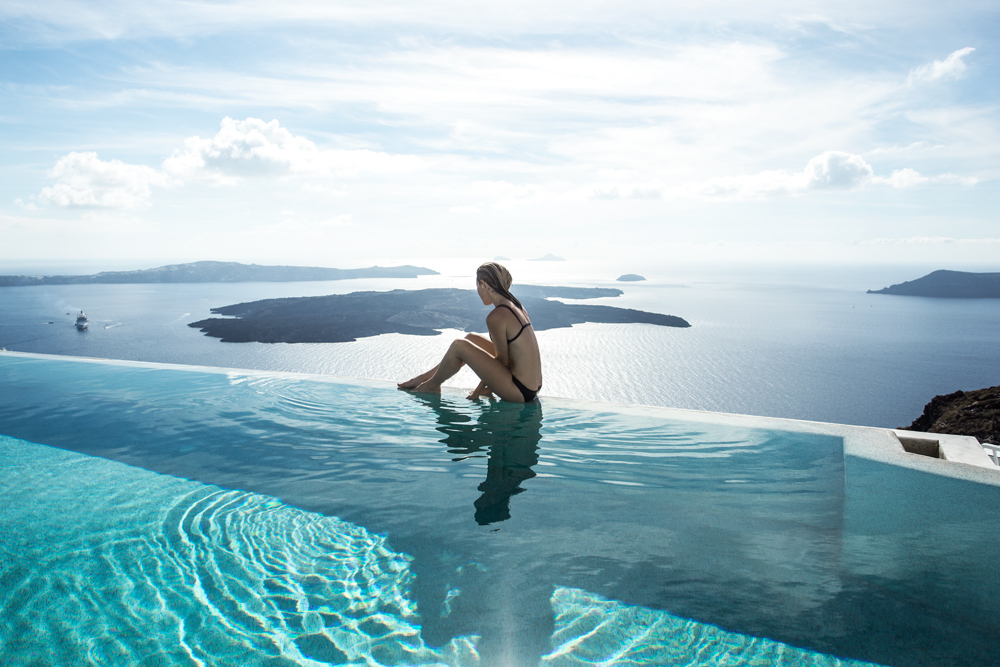 Grace-Hotel-Santorini-Luxe-Nomad-Pool-Oracle-Fox.3.5