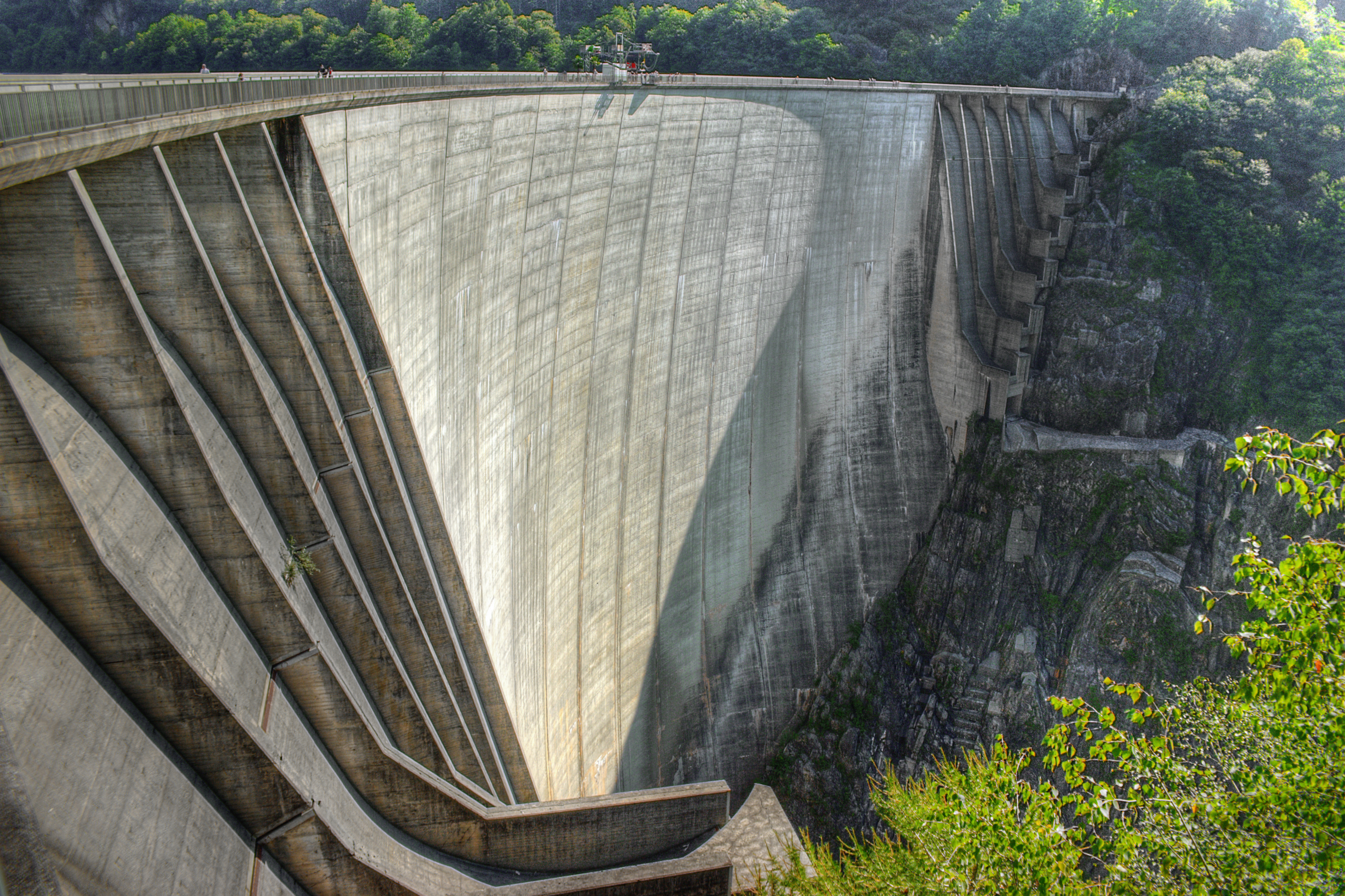 embankment dam