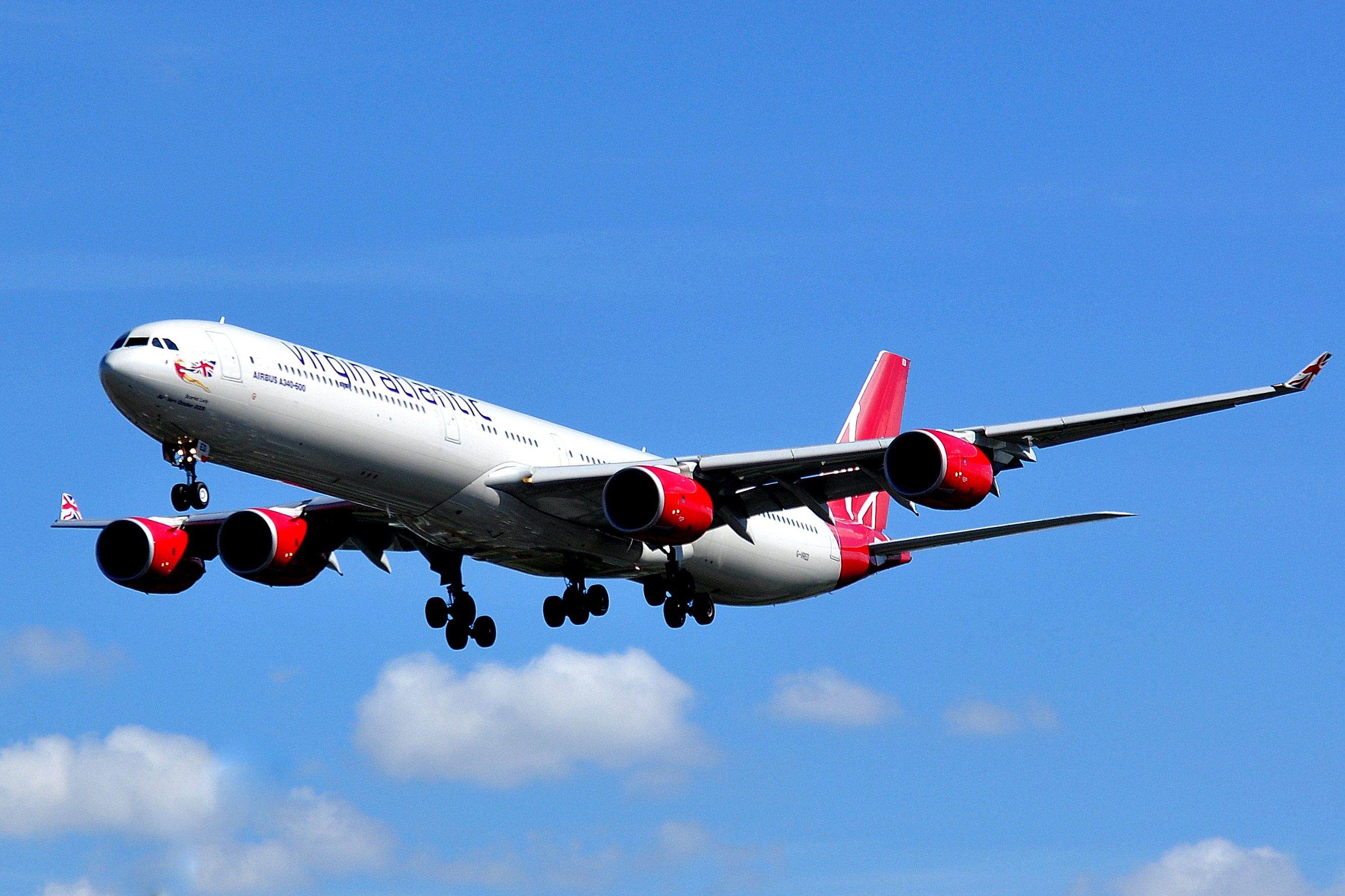 Airbus A340-642 - Virgin Atlantic Airways (G-VRED)