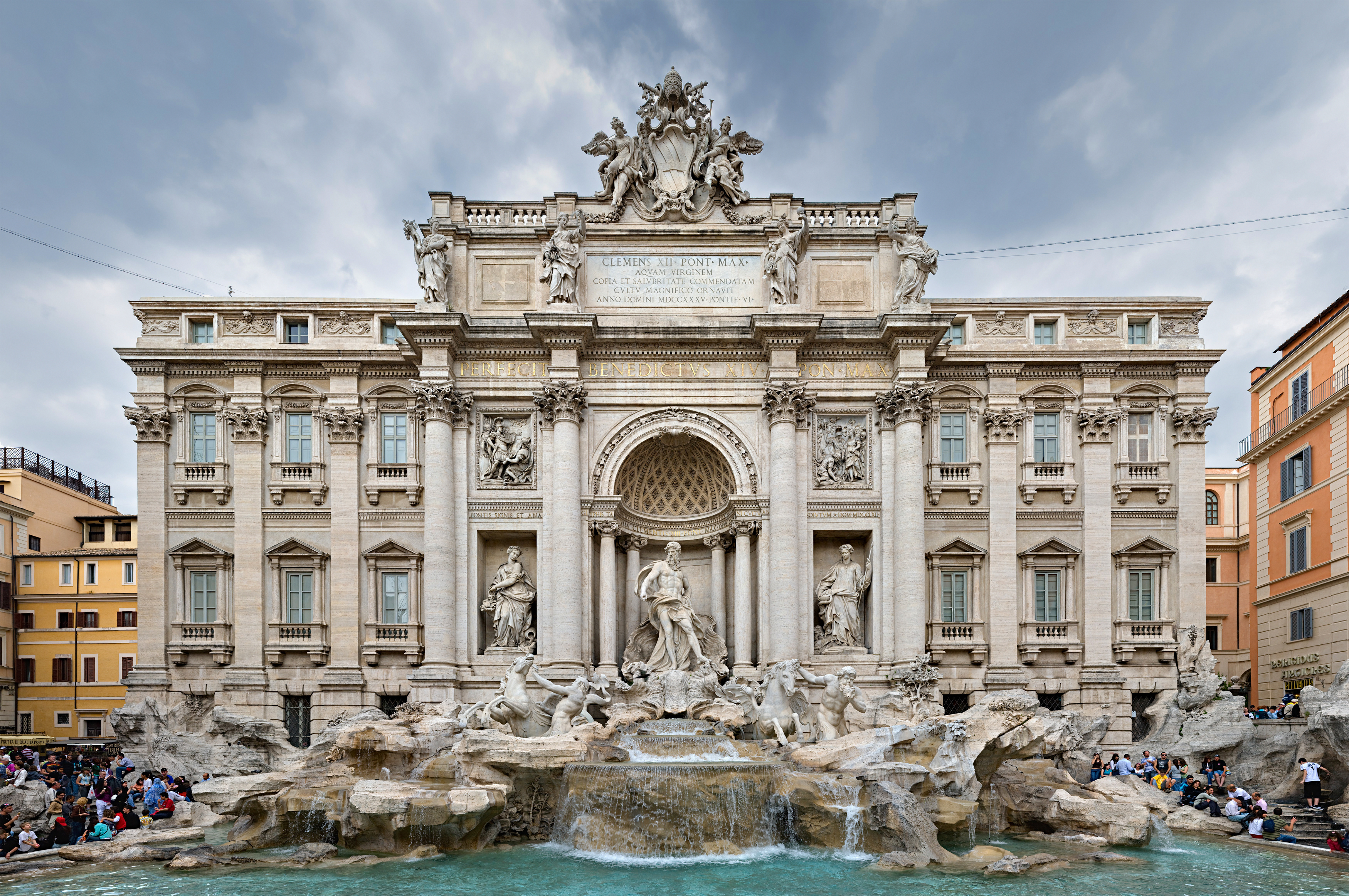 Trevi_Fountain_Rome_(capital_edit)