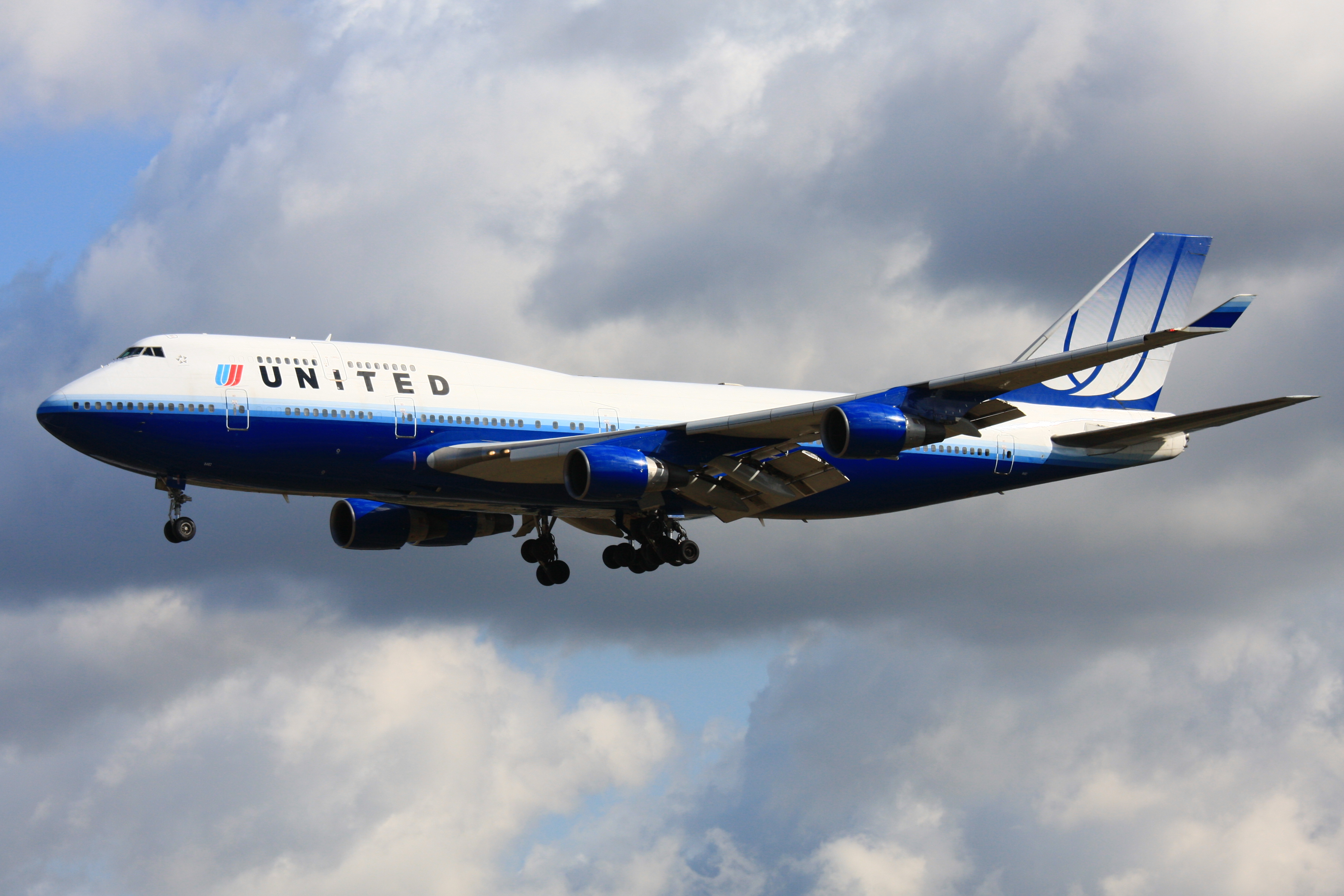 2010-07-15_B747_UnitedAirlines_N182UA_EDDF_03