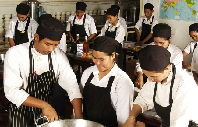 foundation_cooking2-cambodia