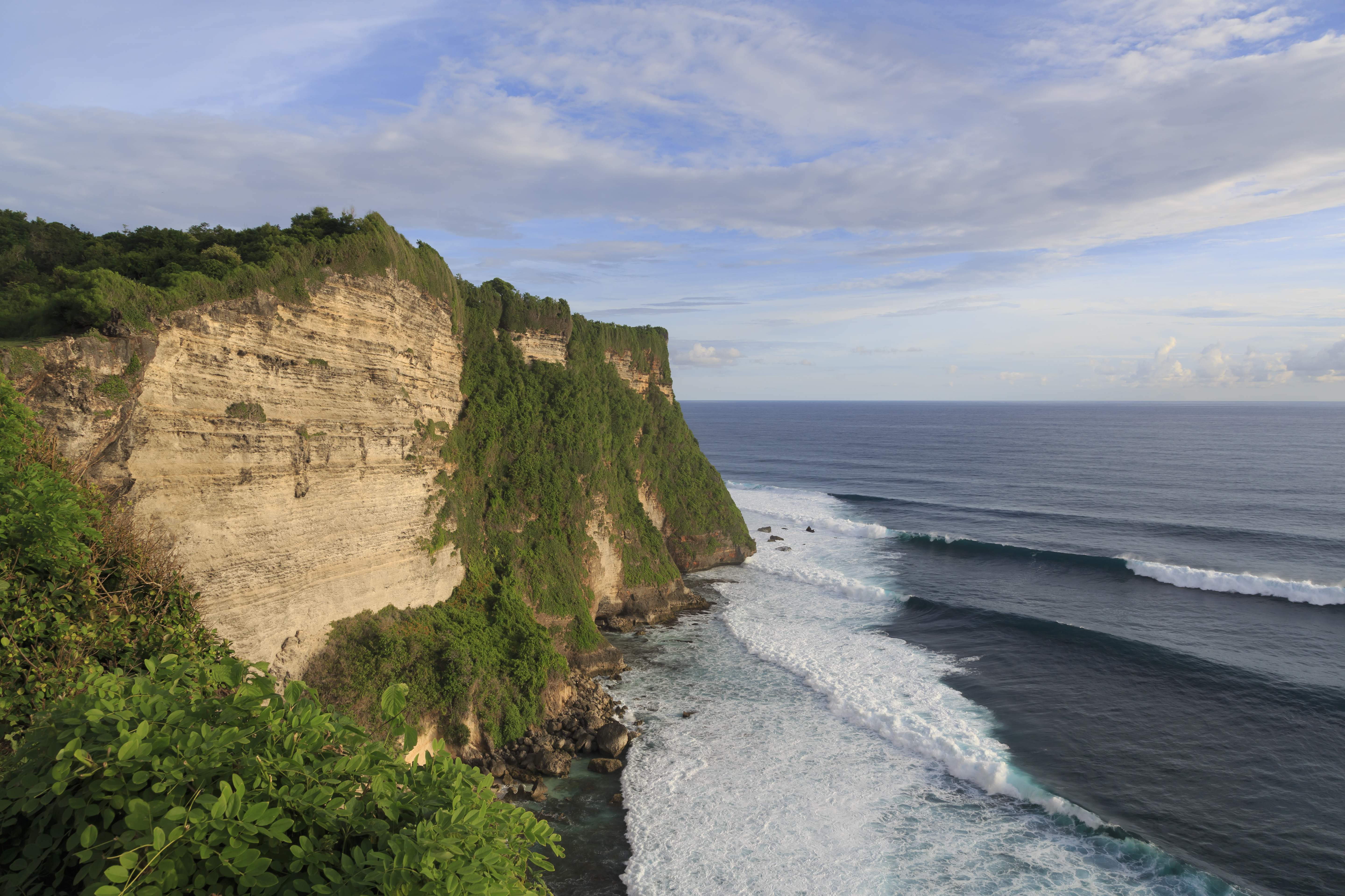 Kuta_Bali_Indonesia_Pura-Luhur-Uluwatu-01