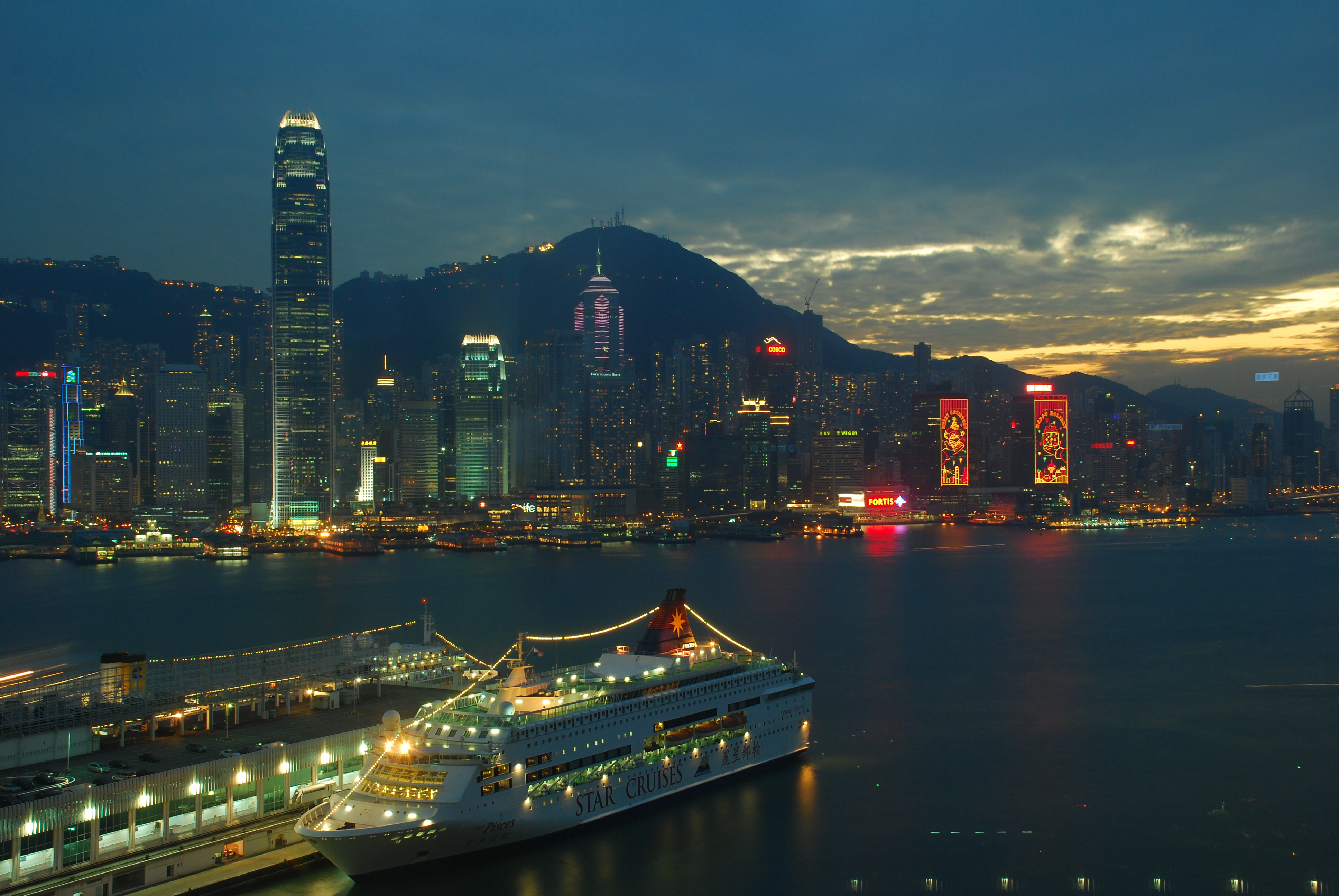 ship-star-cruises-star-pisces-hong-kong-dec-2008-02