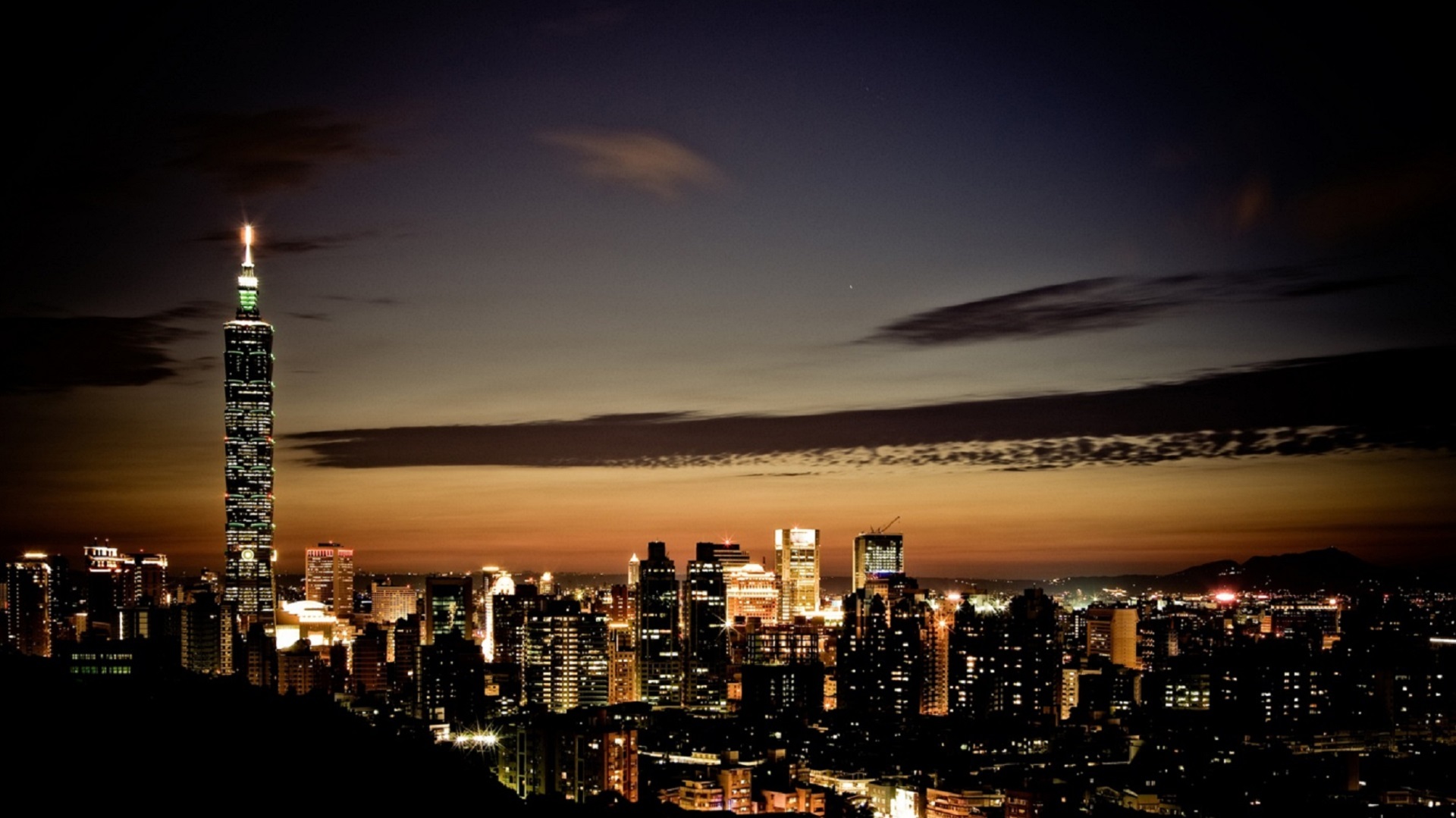 night-skyline-of-taipei-taiwan