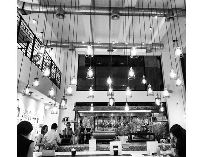 5-trendy-bangkok-cafes_4