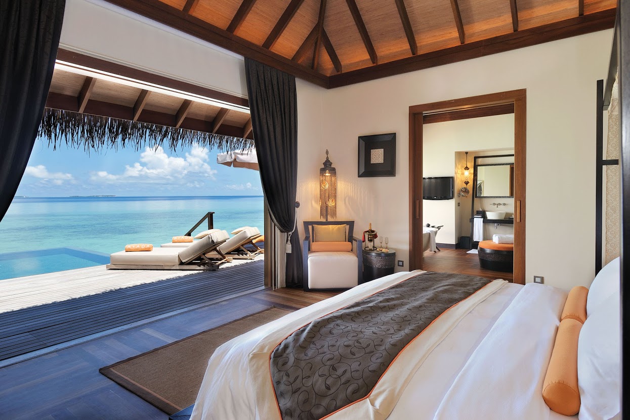 ayada-maldives-ocean-villa-bedroom