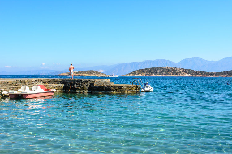 the-luxe-nomad-luxury-villas-crete-greece-st-nicolas-bay-resort-hotel
