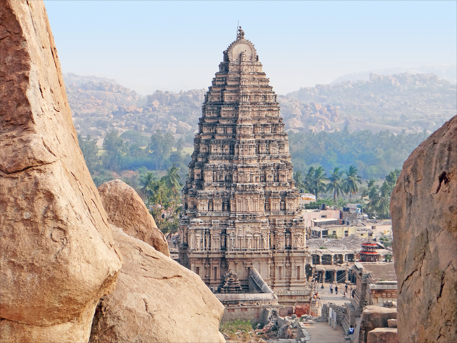 1_virupaksha_temple_gopuram_hampi_vijayanagar_india