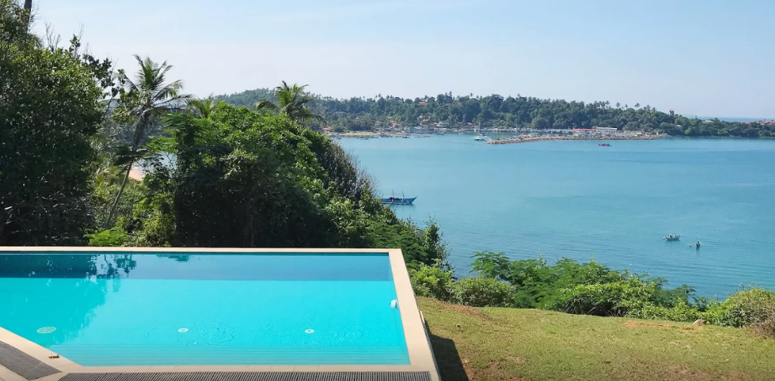 pool-overlooking-mirissa-harbour