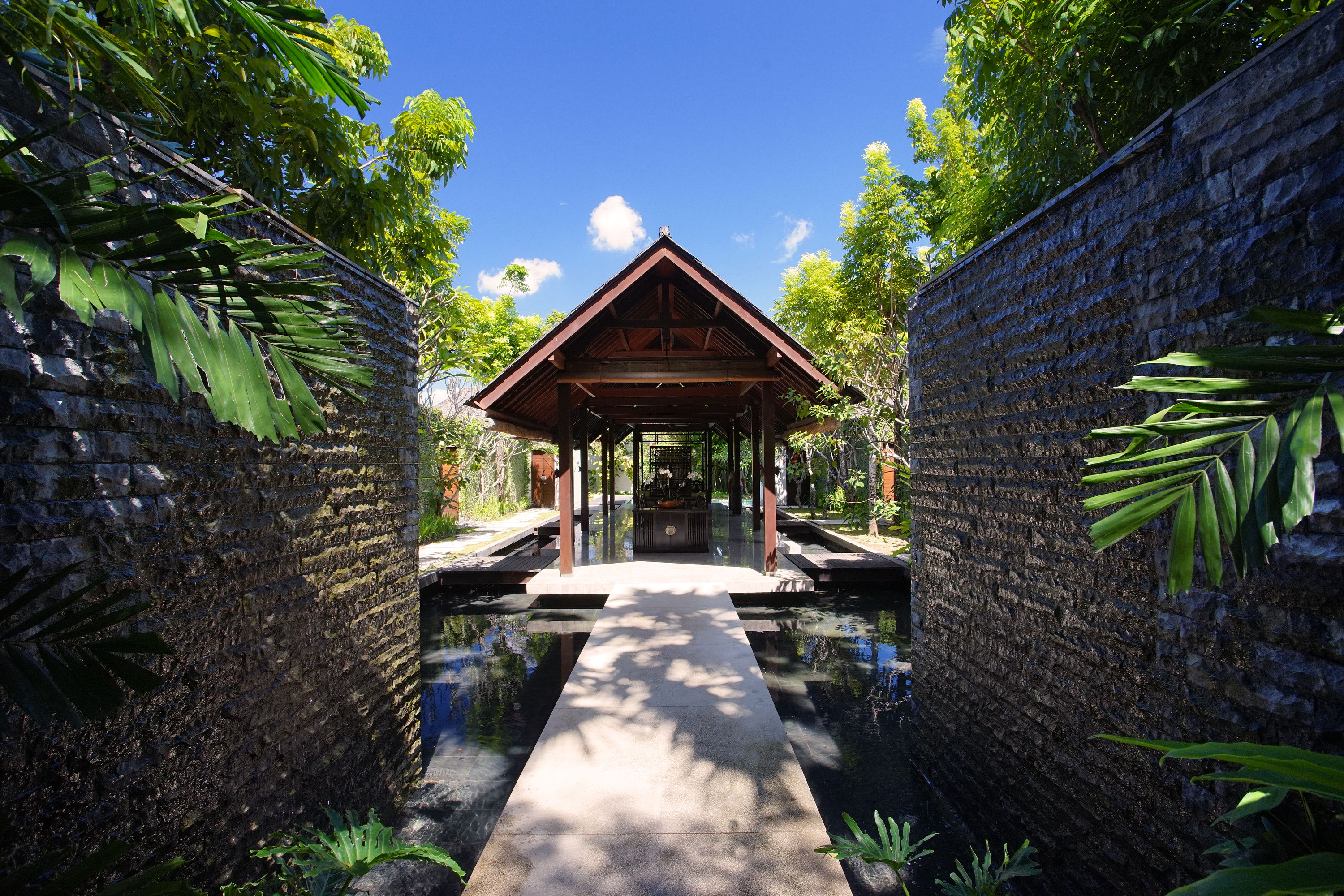 the-amala-bamboo-restaurant-entrance