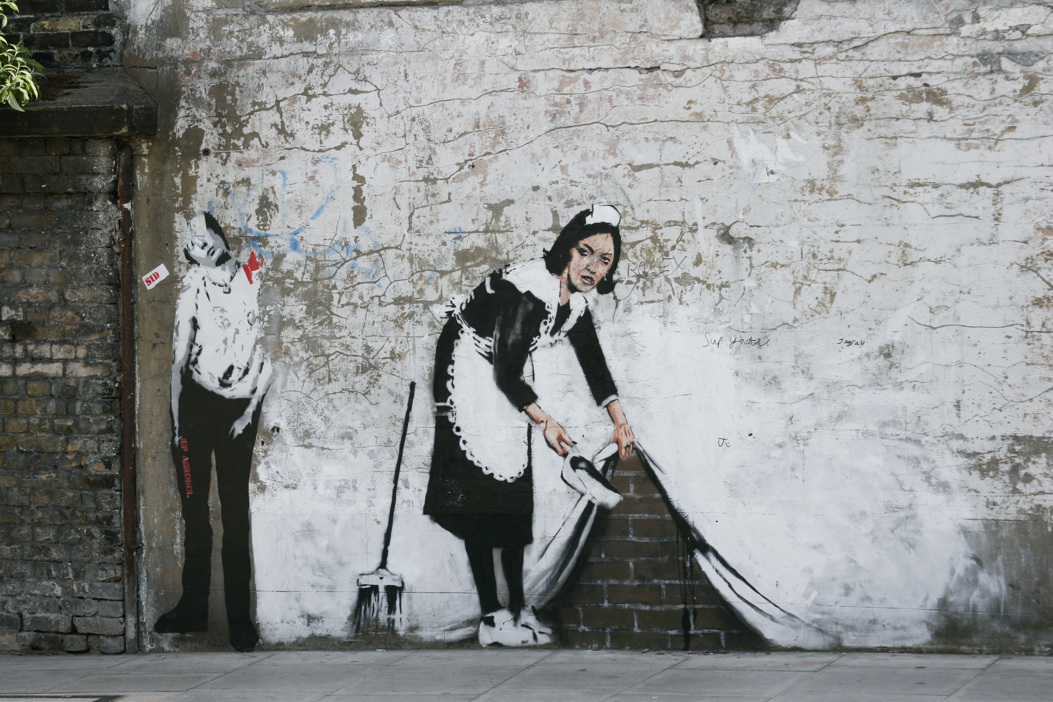 street art banksy        
        <figure class=