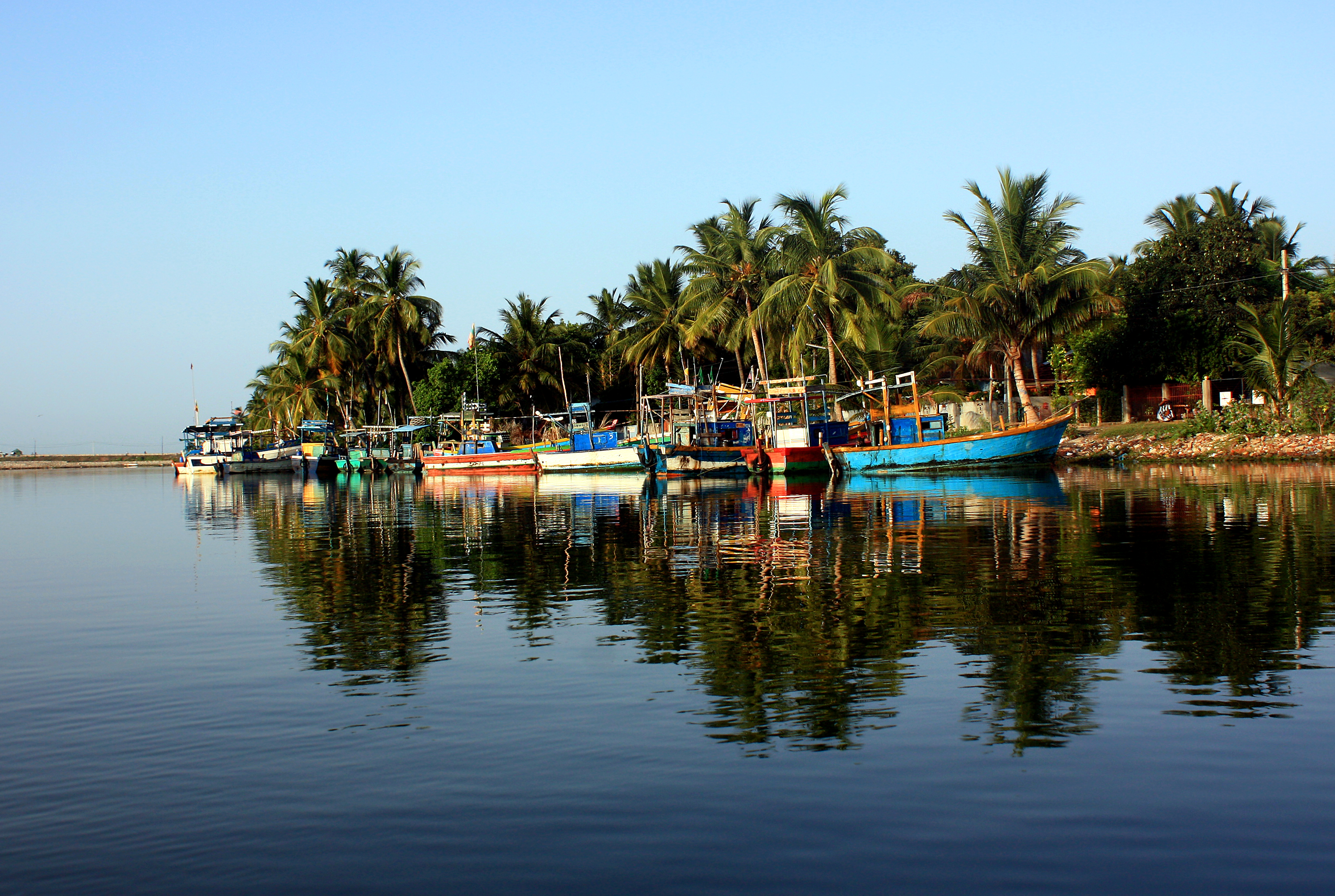 batticaloa_lagoon_fishing_boats-2