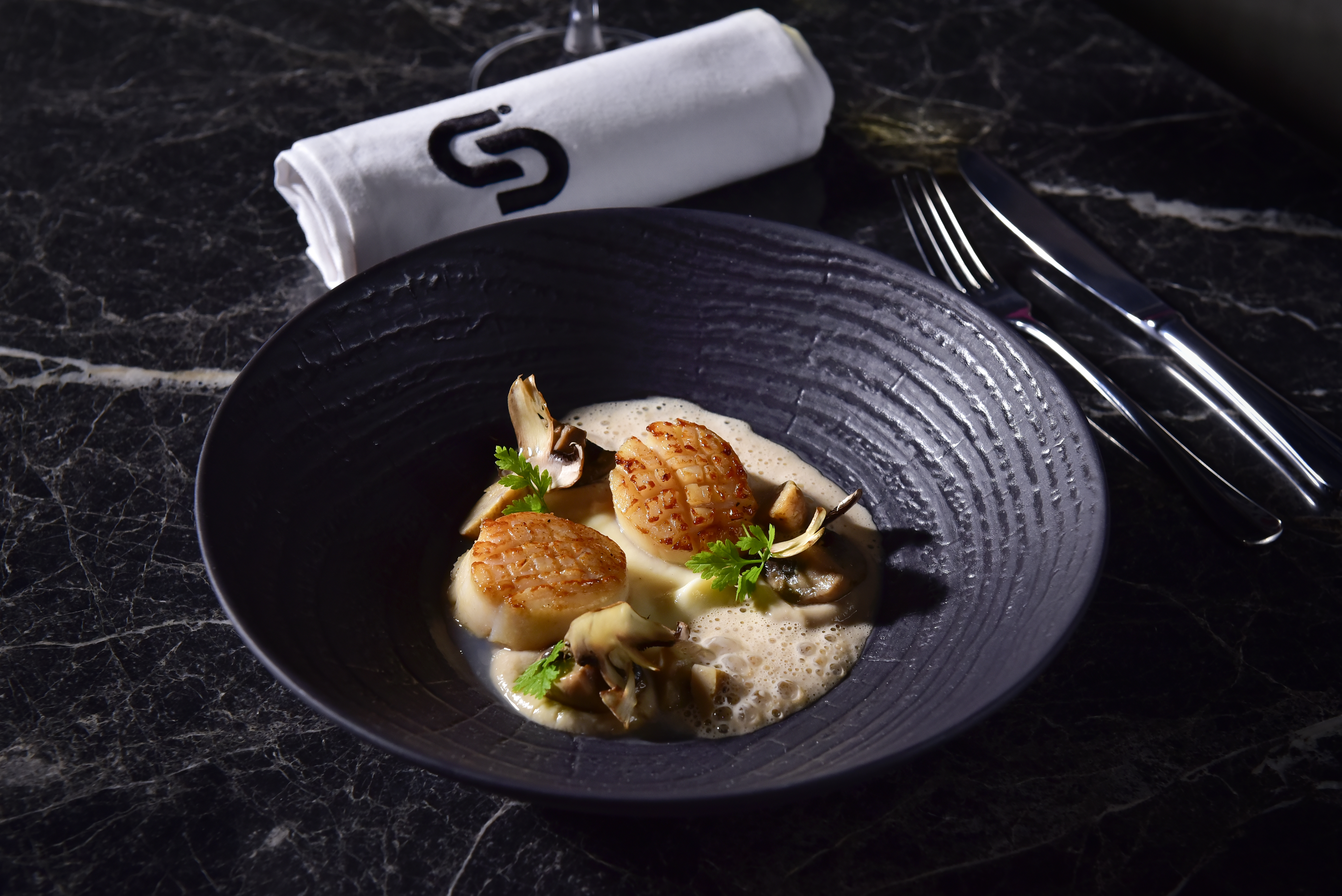 Hokkaido Scallop with Celeriac Puree