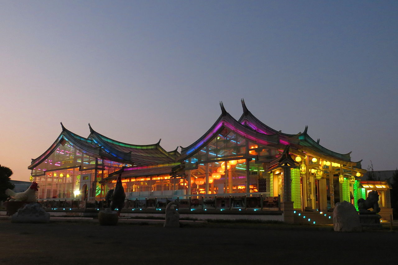 1280px-mazu_temple_in_taiwan_glass_gallery_changhua_county_taiwan