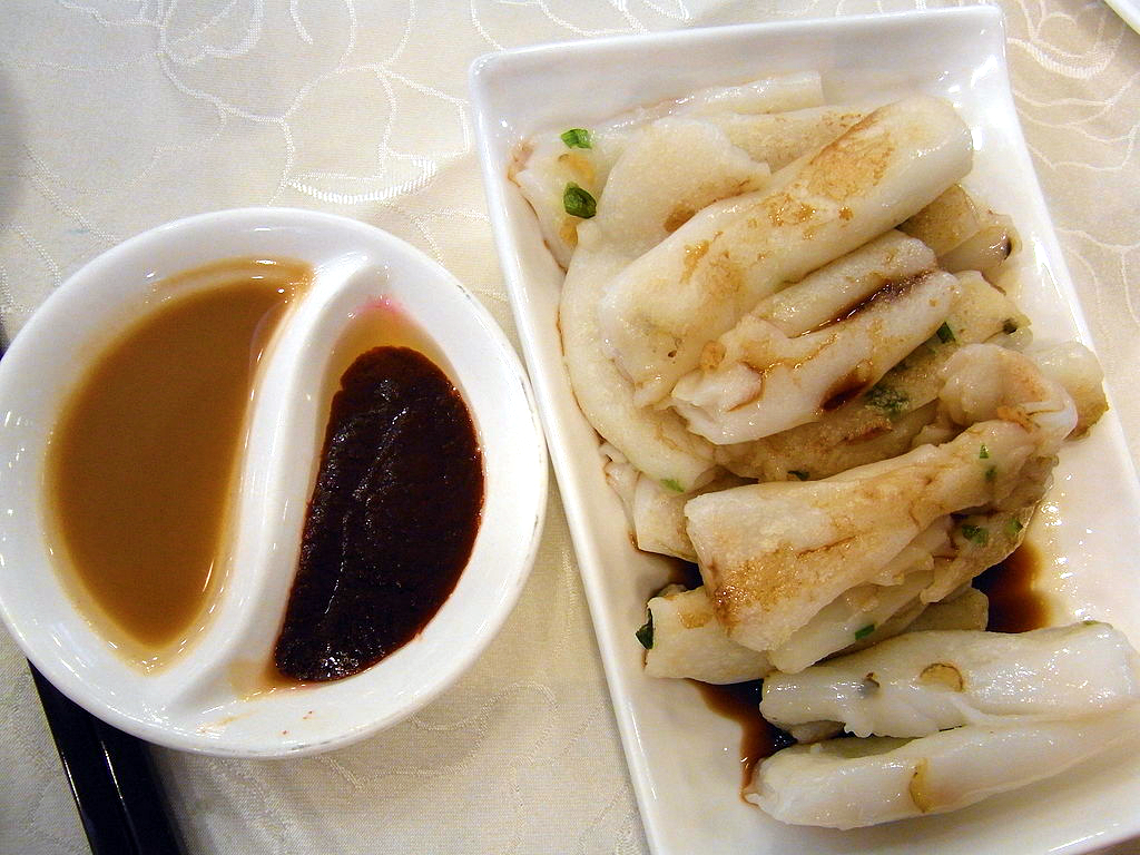 hk_sheung_wan_daimond_club_restaurant_dim_sum_food_%e7%85%8e_%e8%85%b8%e7%b2%89_pan-fried_rice_noodle_roll_%e8%8a%9d%e9%ba%bb%e9%86%ac_may-2012