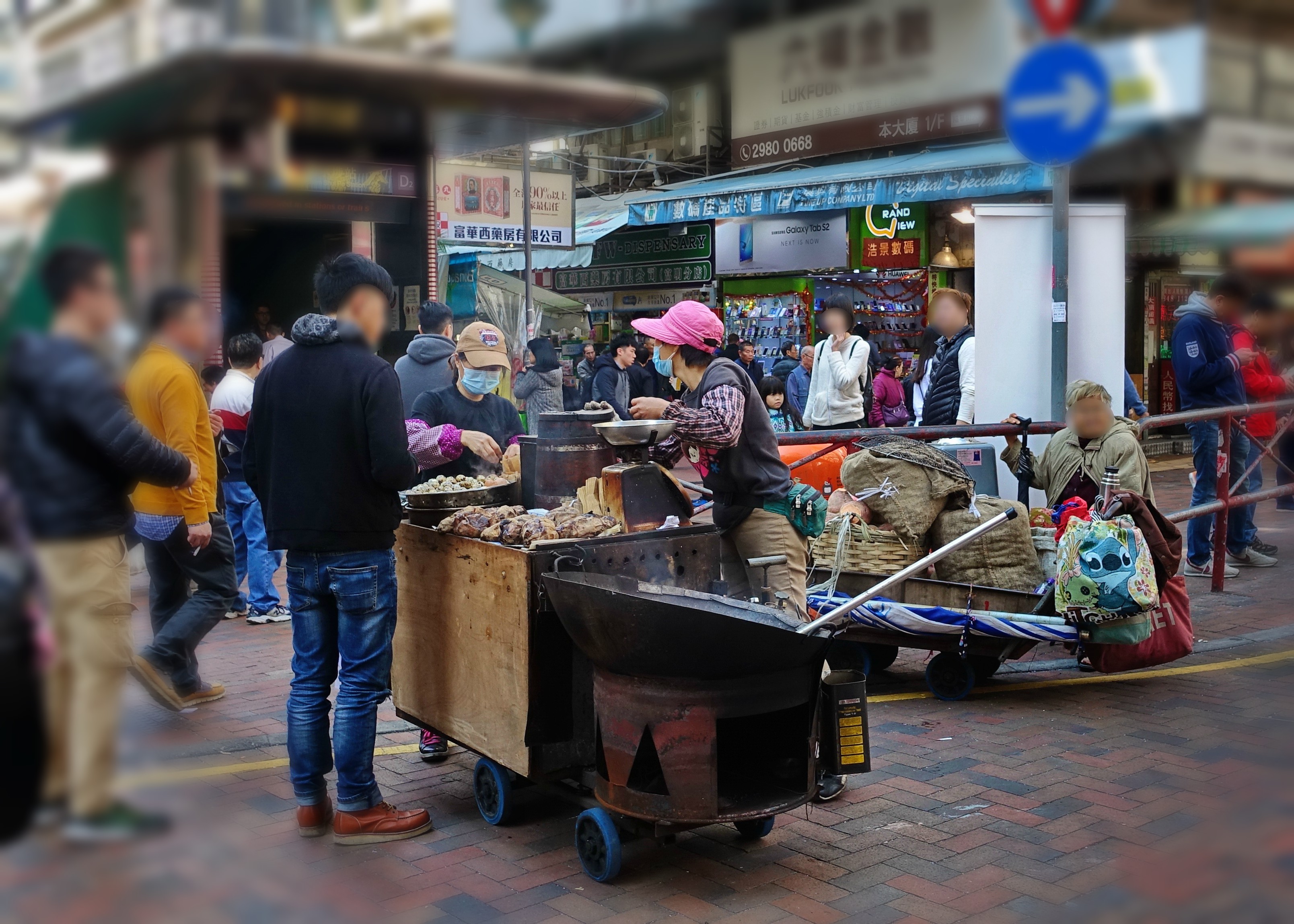 roasted_sweet_potatoes_and_chestnuts_hawkers_hong_kong